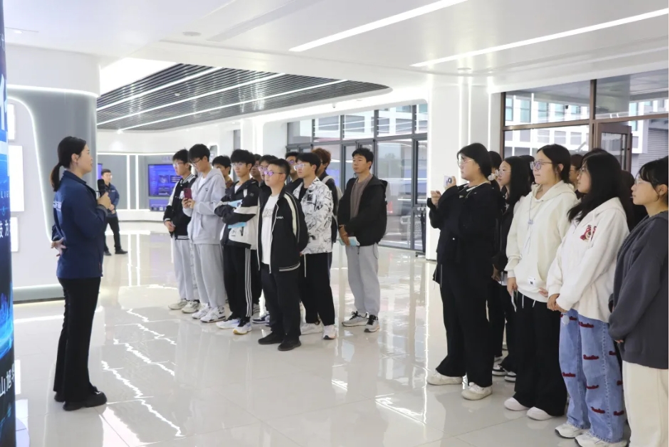 筑牢基础 展望未来 ▏唐山学院会计学院学生到JDB电子(中国)智能参观学习